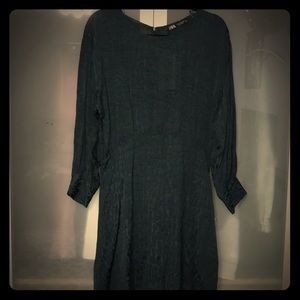 Women’s dress size large knee length